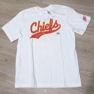 Nike Kansas City Chiefs Logo Script T-Shirt – Size L (Brand New)